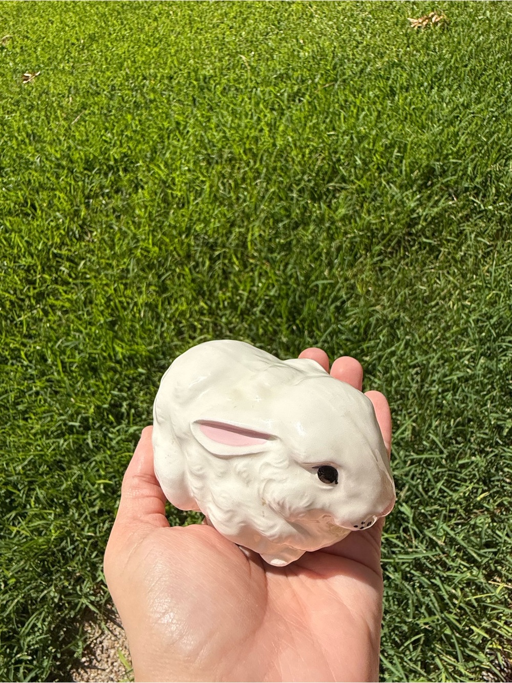Vintage 1974 Byron Mold Ceramic White Bunny Rabbit Figurine Easter‎ Decor